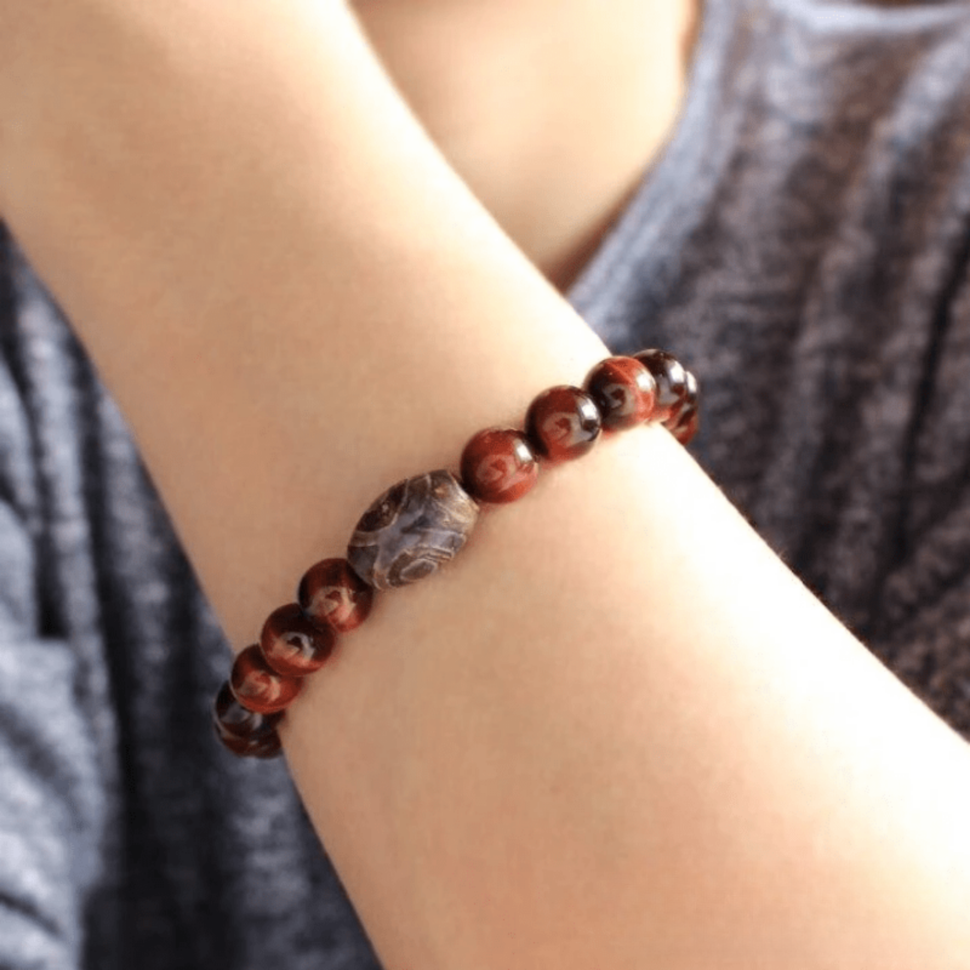 Bracelet Bouddhiste en Oeil de Taureau