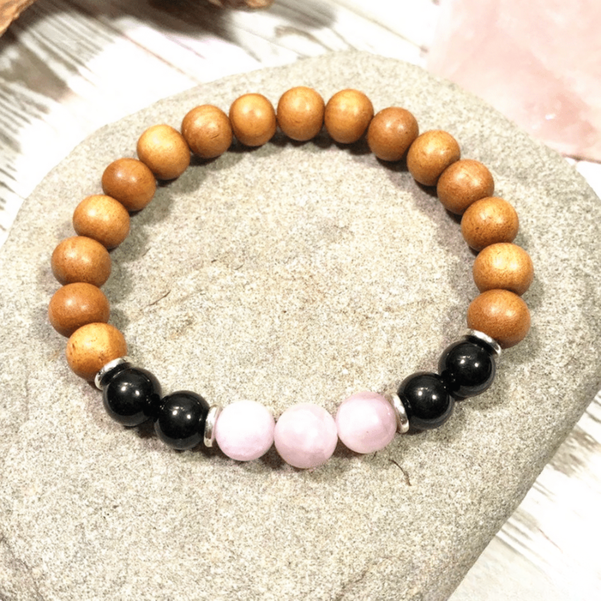 Bracelet en Bois de Santal, Tourmaline et Kunzite