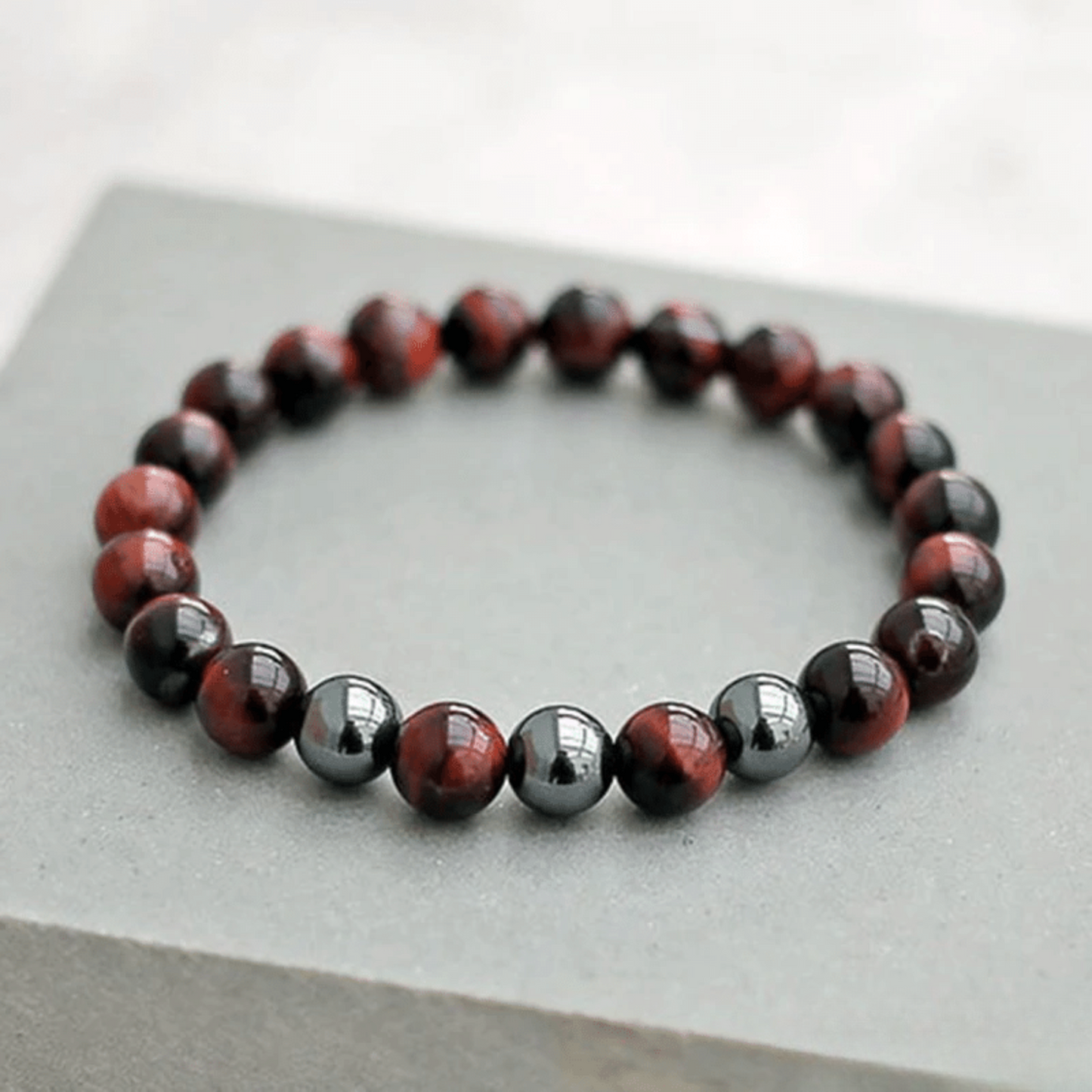 Bracelet en Oeil de Taureau et Hématite
