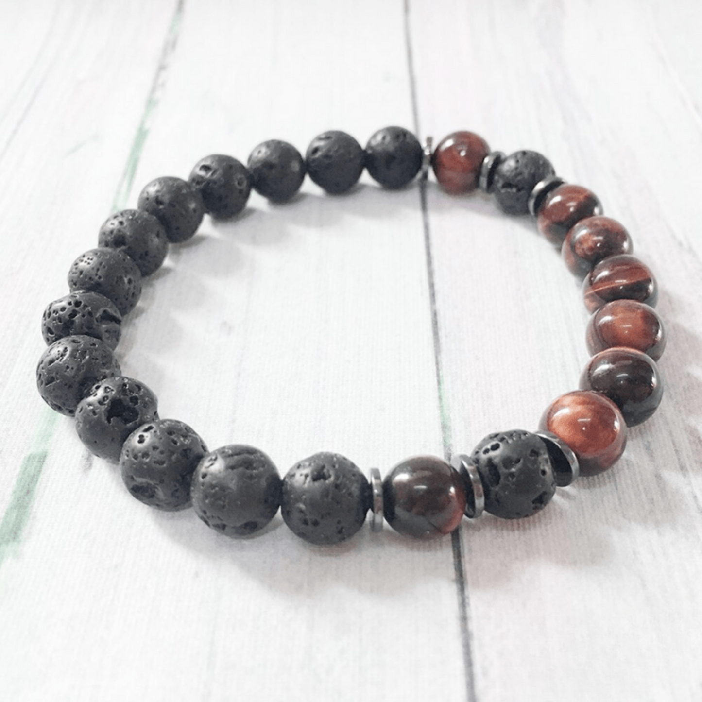 Bracelet en Pierre de Lave et Oeil de Taureau