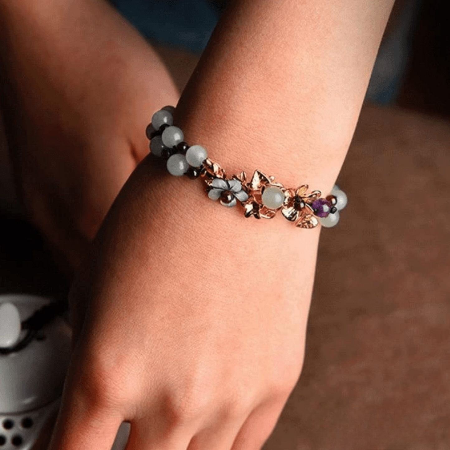 Bracelet Fleur en Jade et Grenat