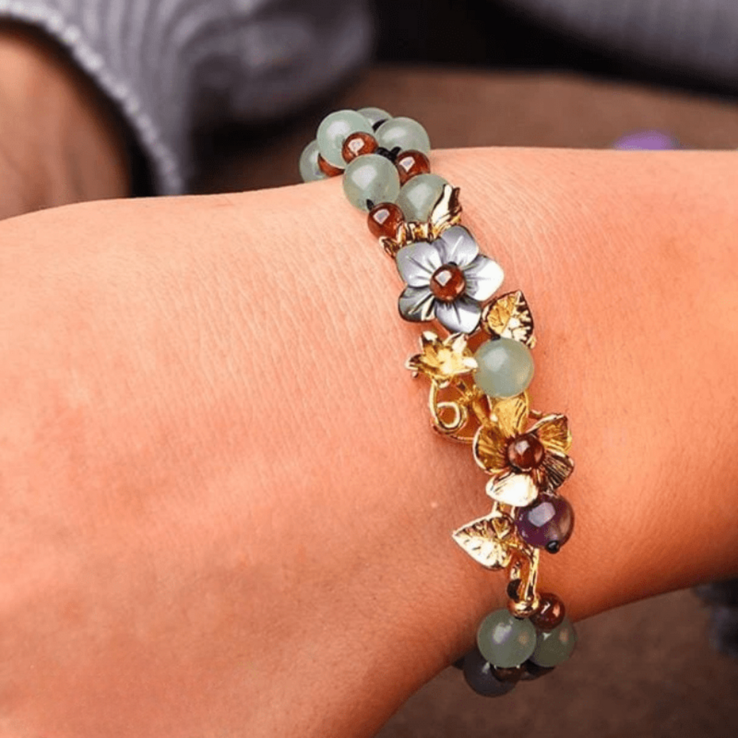 Bracelet Fleur en Jade et Grenat