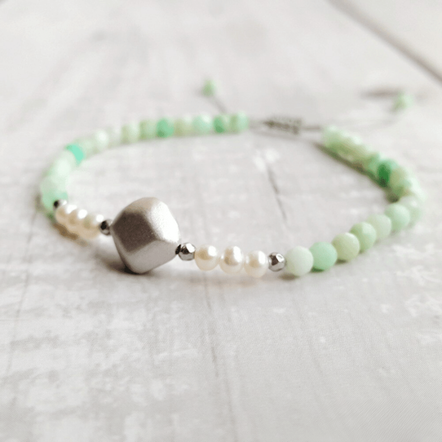 Chrysoprase and pearl bracelet