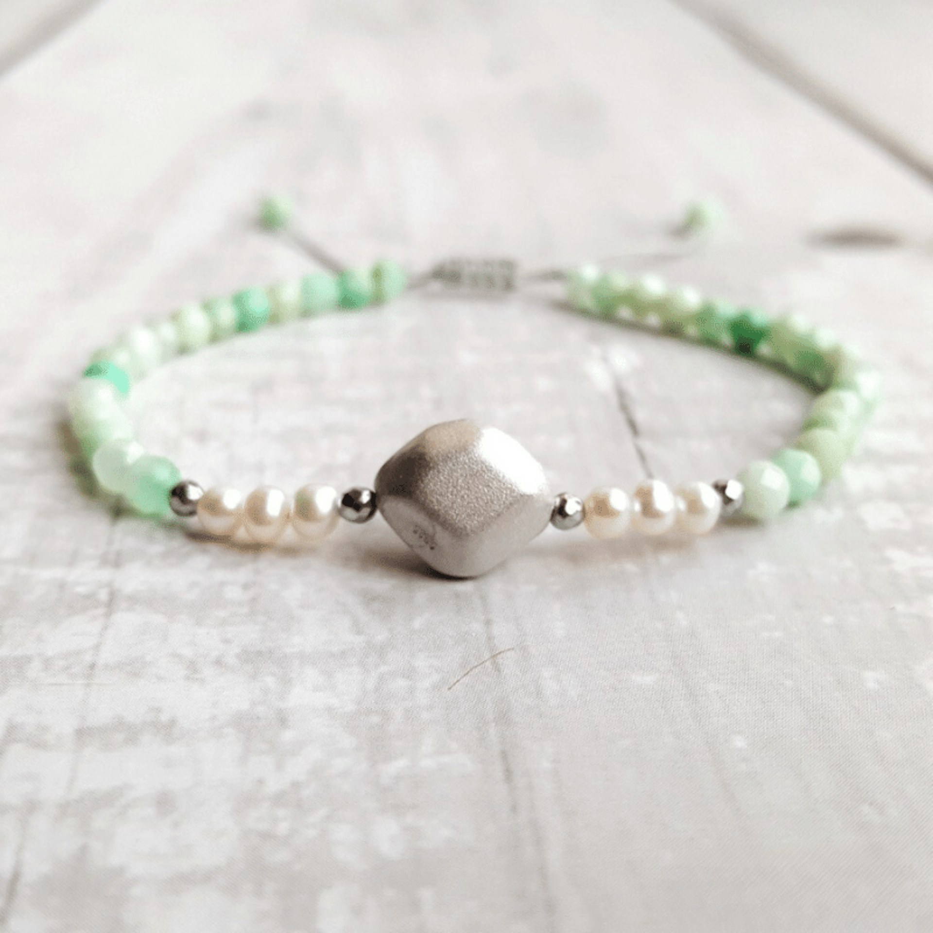 Chrysoprase and pearl bracelet