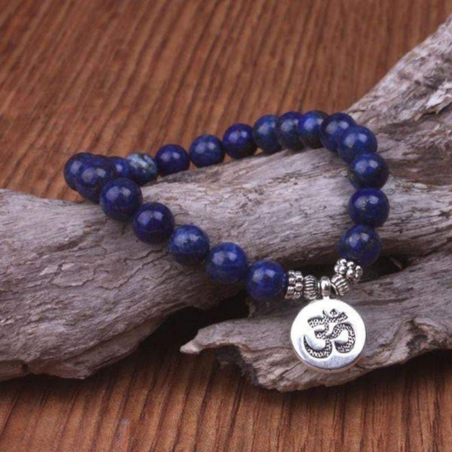 Lotus bracelet in lapis lazuli