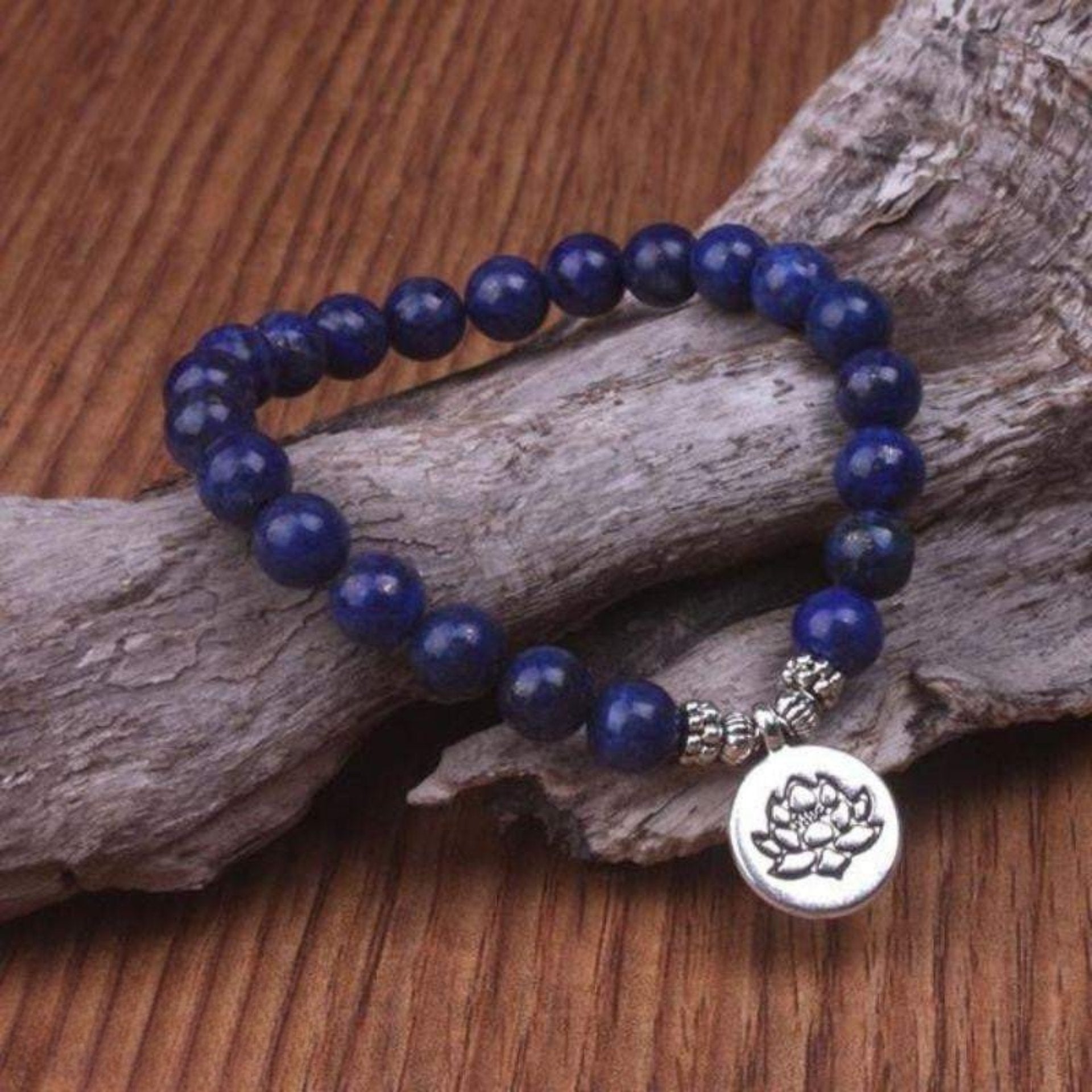 Lotus bracelet in lapis lazuli