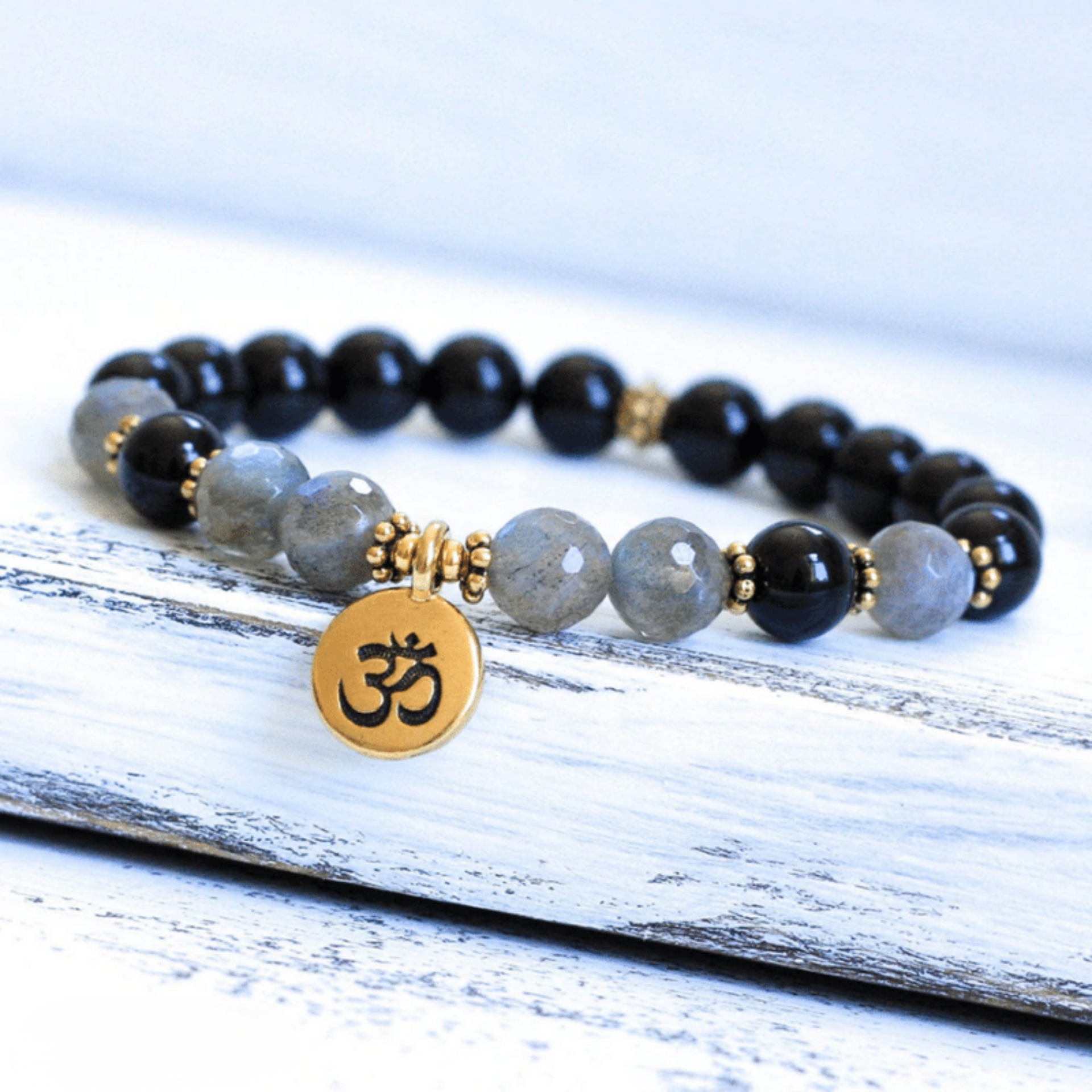 OM bracelet in black tourmaline and labradorite