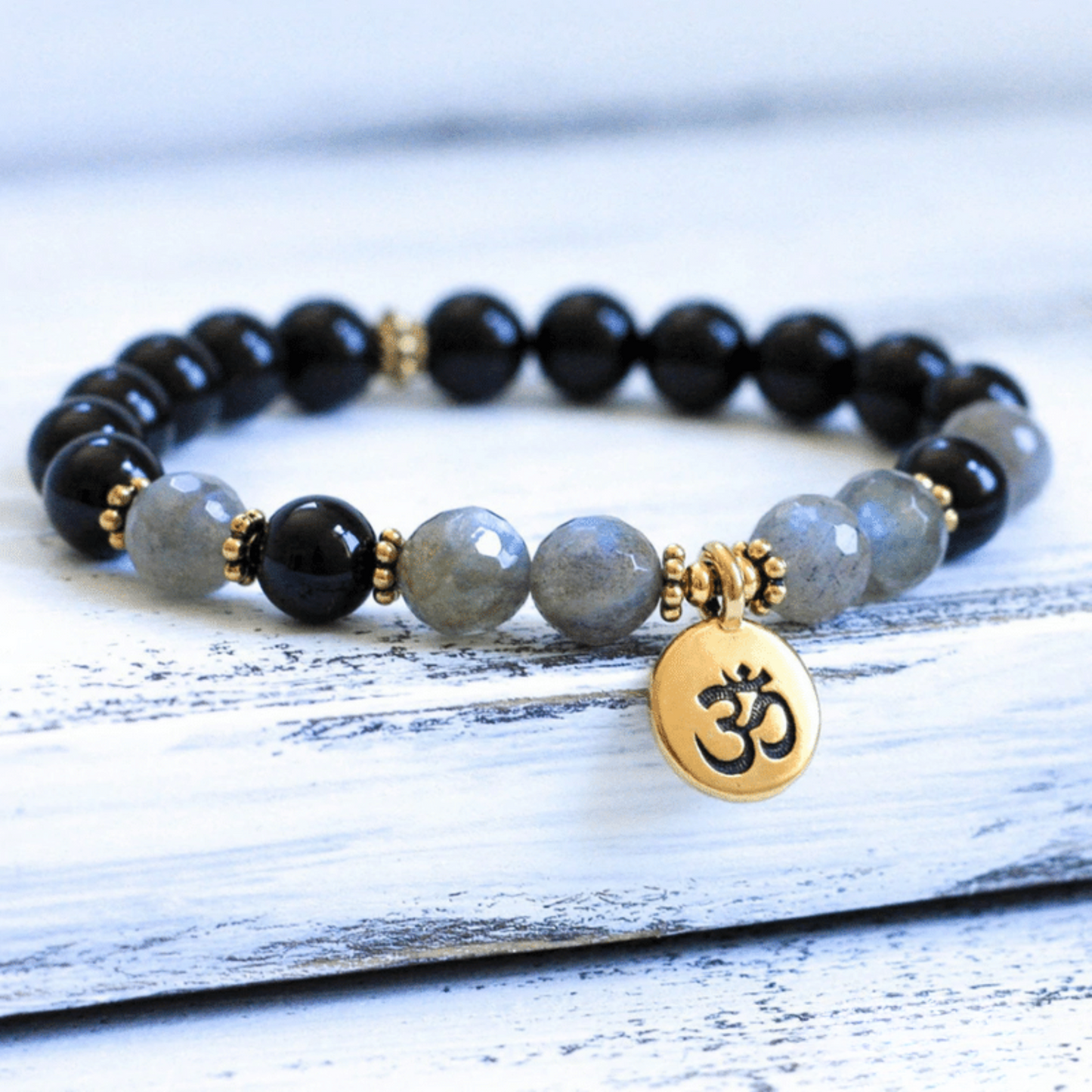 OM bracelet in black tourmaline and labradorite