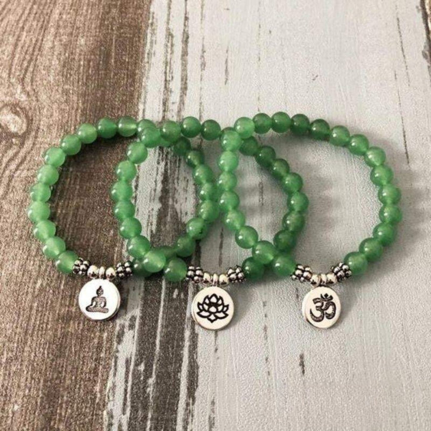 OM bracelet in green aventurine