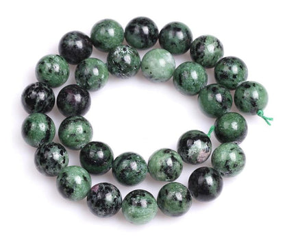 Round zoisite beads
